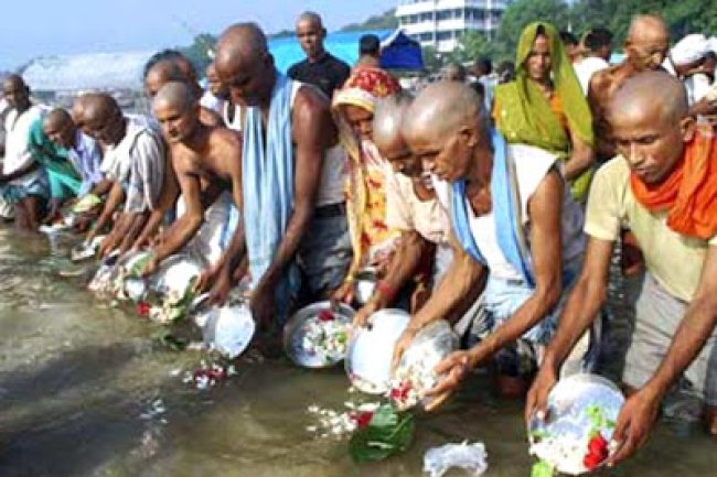 एक राक्षस ‘गयासुर’ के कारण गया बना है मोक्ष स्‍थली