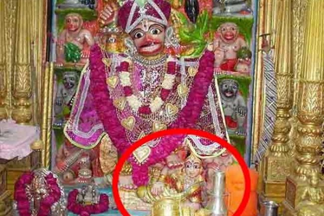 जब हनुमान जी के कोप से बचने के लिए शनि देव को बनना पड़ा स्त्री