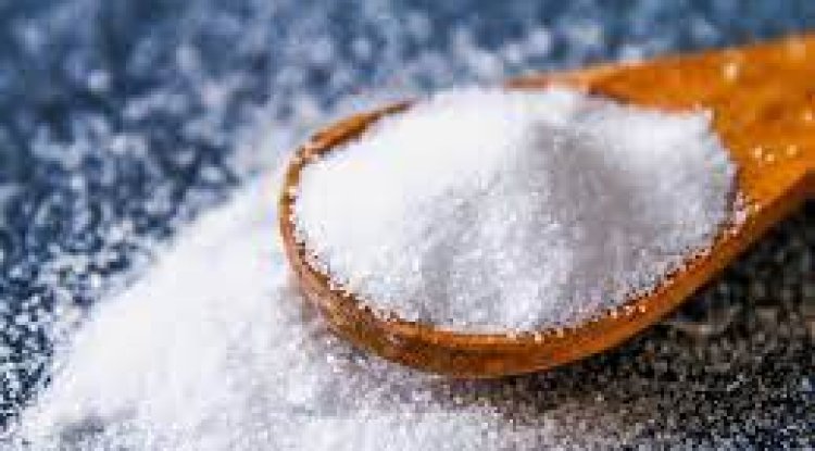 स्टडी रूम में नमक के पानी से पोछा लगाएं