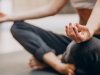 योग अनुसार जानें योग मुद्राओं को