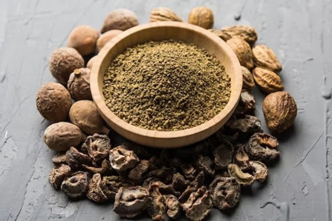 त्रिफला चूर्ण के फायदे, उपयोग और नुकसान