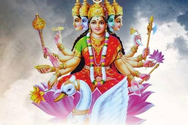 गायत्री मंत्र का जाप: सही समय, अर्थ और 8 चमत्कारी लाभ